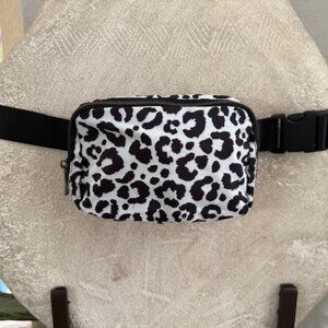 Leopard Print Nylon Bumm Bag NWOT